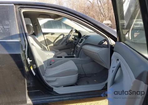 2010 Toyota Camry z USA, uszkodzony, nr VIN 4T1BF3EKXAU044533